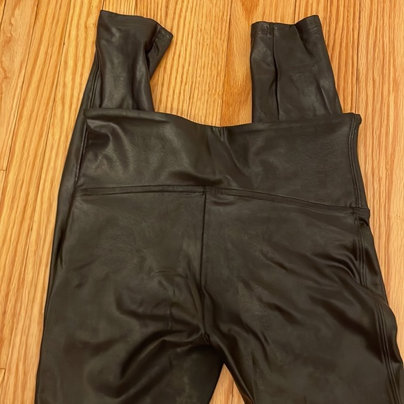 Spanx faux leather leggings - Picture 6 of 9